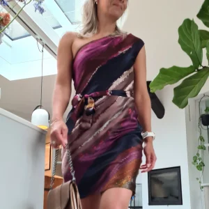 Mini jurk paars one shoulder