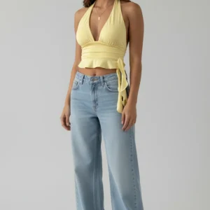 Deep V-neck top – plissé & slim